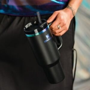 HTF 🔥 Stanley Quencher H2.0 Flowstate Tumbler, The Black Chroma, 30oz